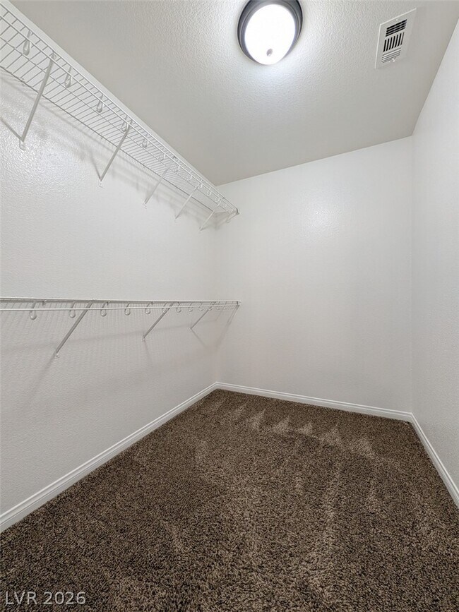 Building Photo - 134 E Cosmos Ct
