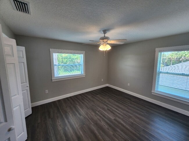 Building Photo - Brand New 2 Story Edgewater Duplex