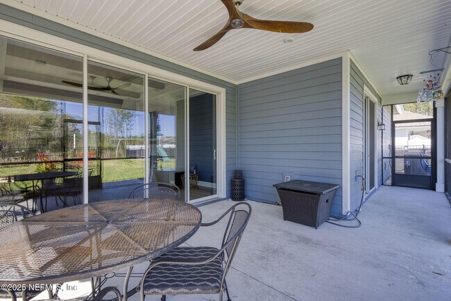 Building Photo - 205 Willow Crk Ct