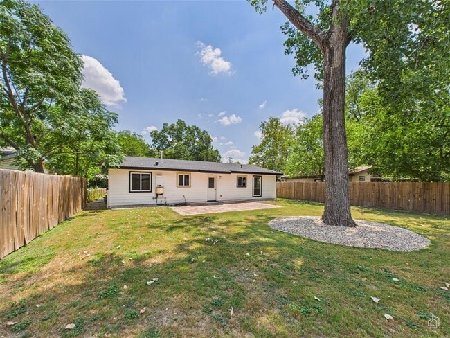 Building Photo - 8810 Slayton Dr