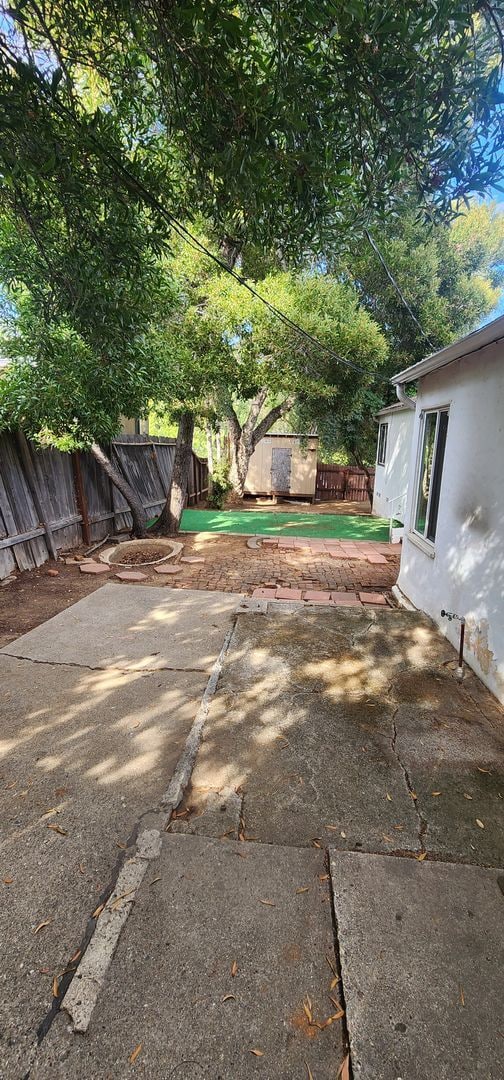 Building Photo - 1690 Phillips Ln