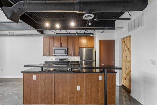 Building Photo - 3110 Thomas Ave