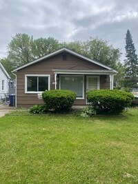 Building Photo - PRICE REDUCED -Newly painted 3 bedroom 1 b...