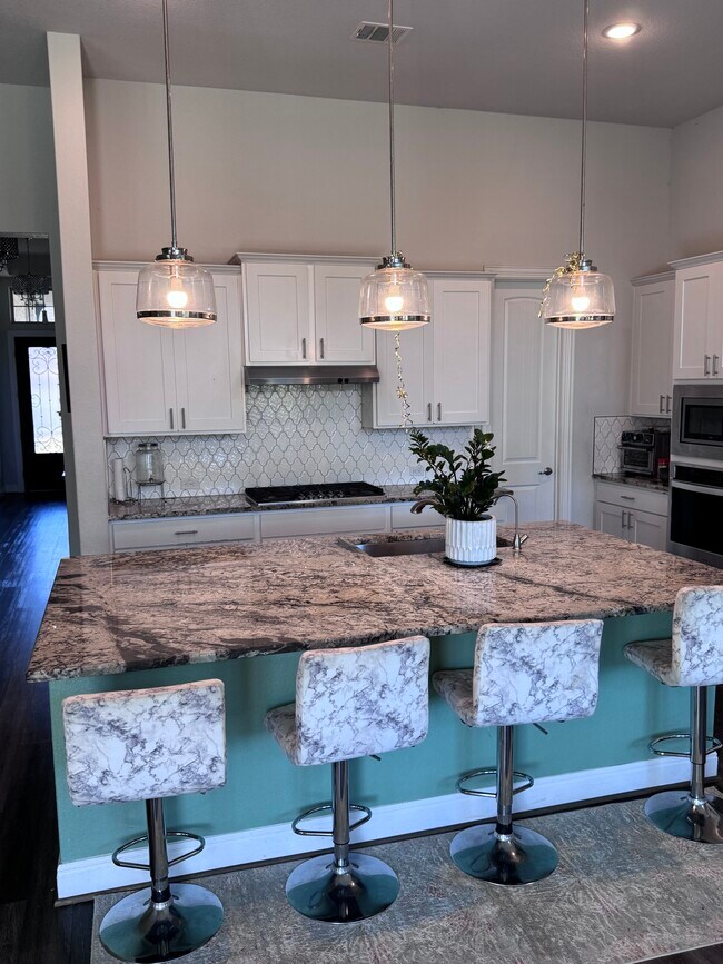 Building Photo - 513 Lambert Cv