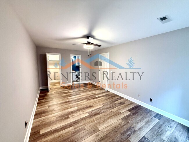 Building Photo - 2 Bedroom Condo on Chapman Mountain