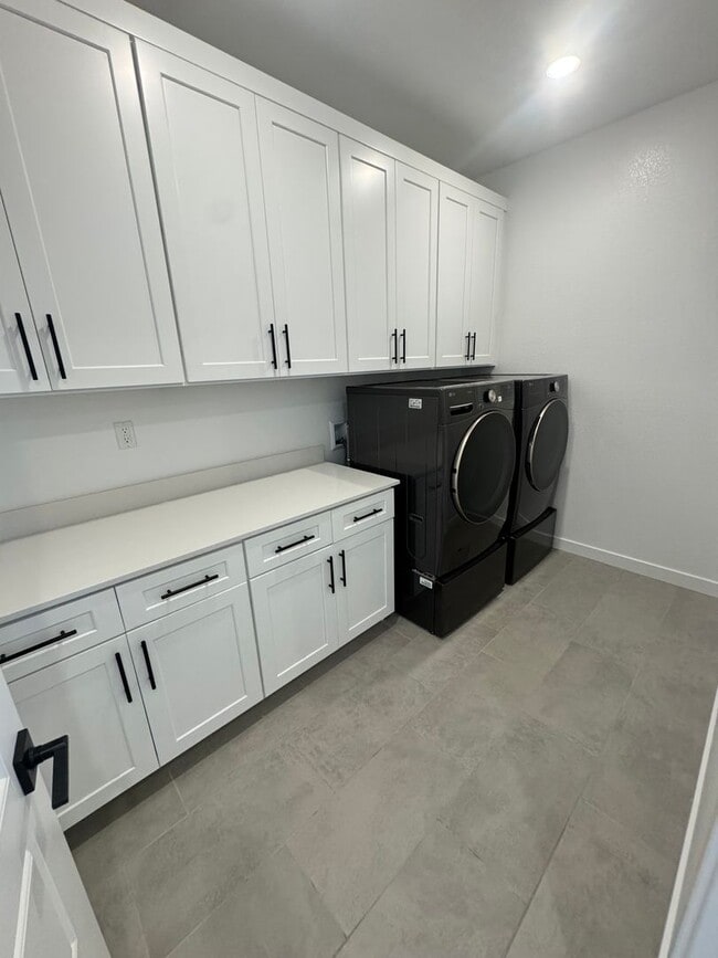 Building Photo - Brand New!!!  Beautiful 4 Bedroom Divario Home! VIEWS VIEWS VIEWS!!!