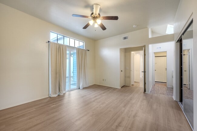 Building Photo - 806 Windward Ln