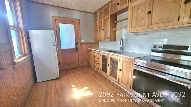 Building Photo - 2092 Fairmount Ave