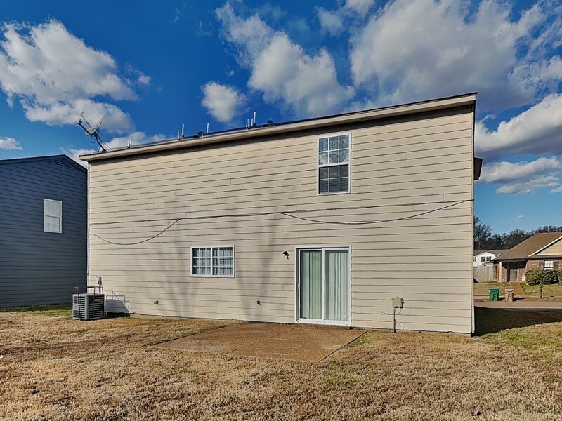 Building Photo - 10007 Branley Oak Dr