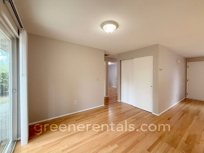 Building Photo - 3BD/1BA West Olympia Rambler