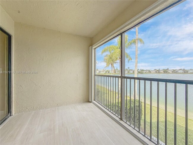 Building Photo - 929 Hamilton Dr