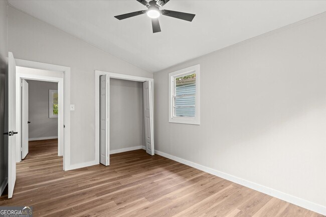 Building Photo - 3102 McKenzie Rd