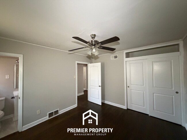 Building Photo - Spacious 3BR Memphis Home w/ Hardwood Floors, Open Kitchen & Fenced Yard