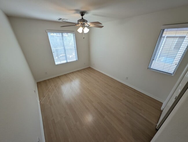 Building Photo - 7931 N Kelburn Hill St