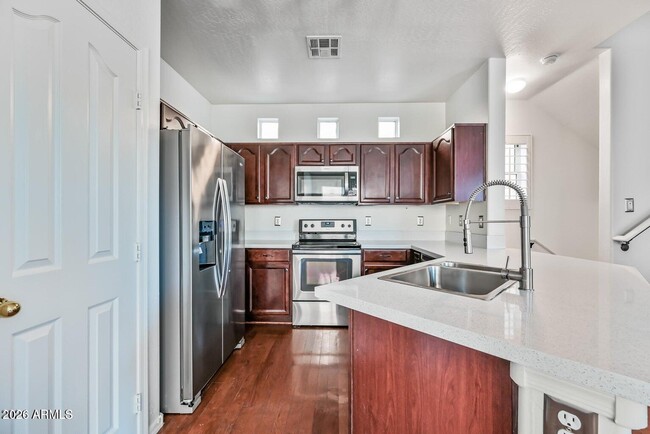 Building Photo - 933 W Aspen Way