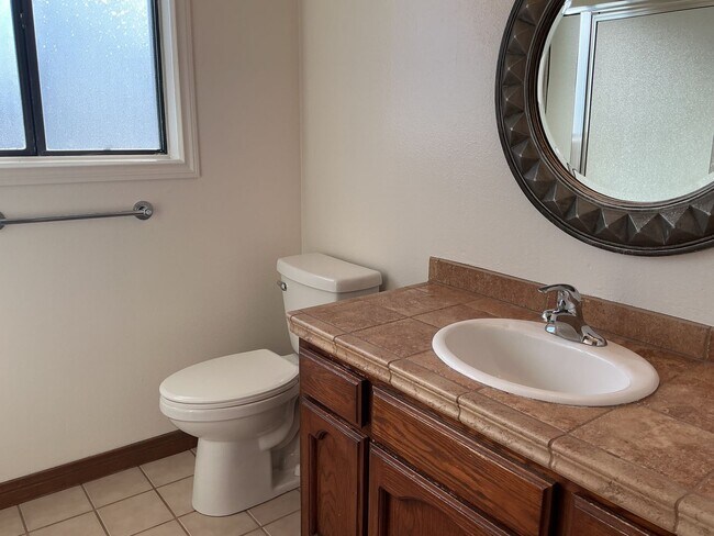 Building Photo - Los Caballeros #301