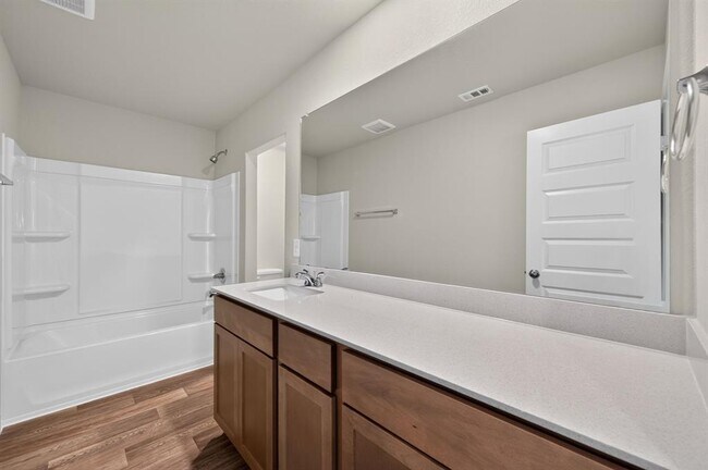 Building Photo - 2704 Towy Rd