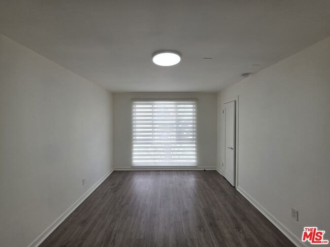 Building Photo - 1635 S Beverly Glen Blvd