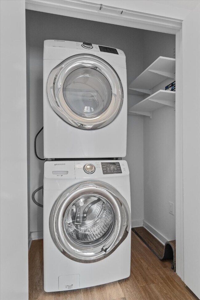 Building Photo - 1900 Barton Springs Rd