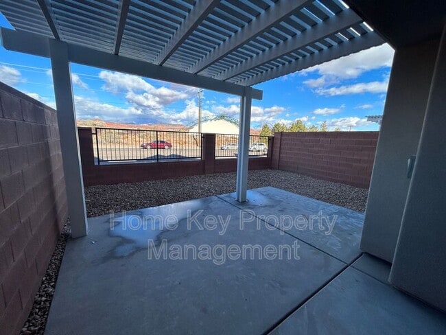 Building Photo - 960 Heritage Dr