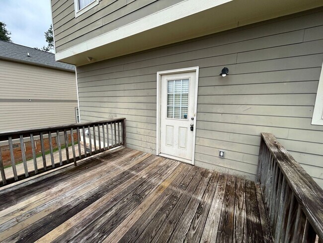 Building Photo - 223 Madison Heights