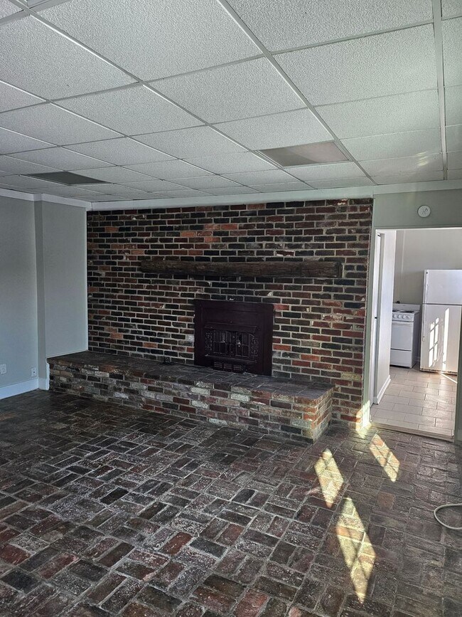 Building Photo - 1505 Lincoln Ave