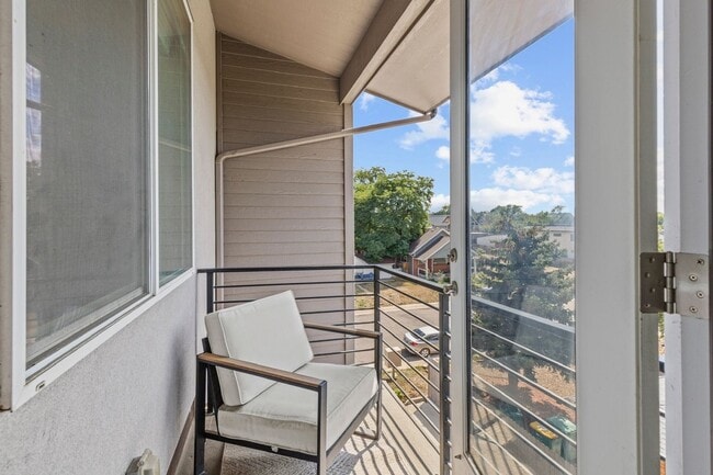 Building Photo - 3553 S Emerson St