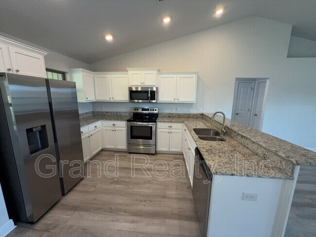 Building Photo - 5004 Hamilton Crossing Blvd
