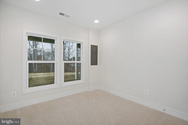 Building Photo - 120 Choke Cherry Ct
