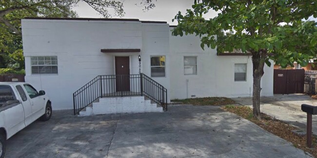 Primary Photo - 9050 NW 31st Ave