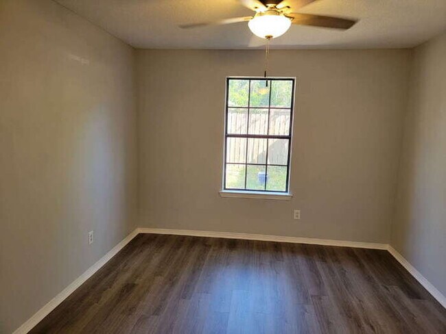 Building Photo - 2366 Shoal Creek Dr