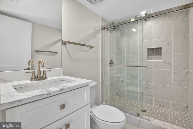 Building Photo - 5310 Cathedral Ave NW