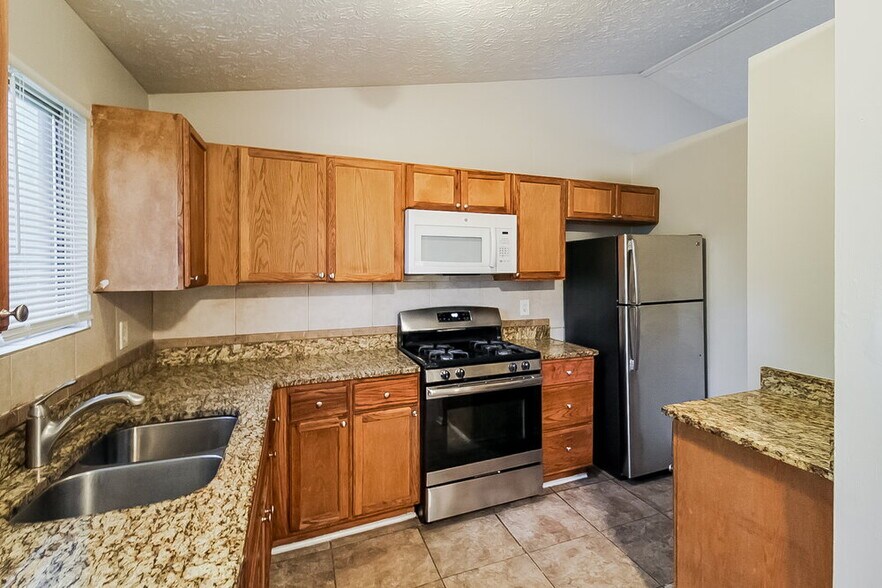 Building Photo - 5164 Galbraith Cir