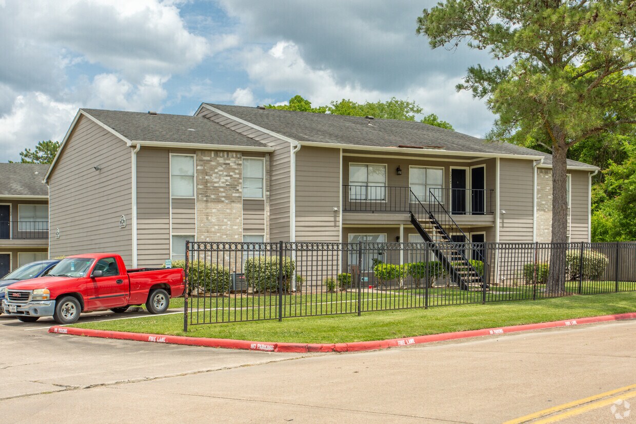 Creekwood Village Beaumont