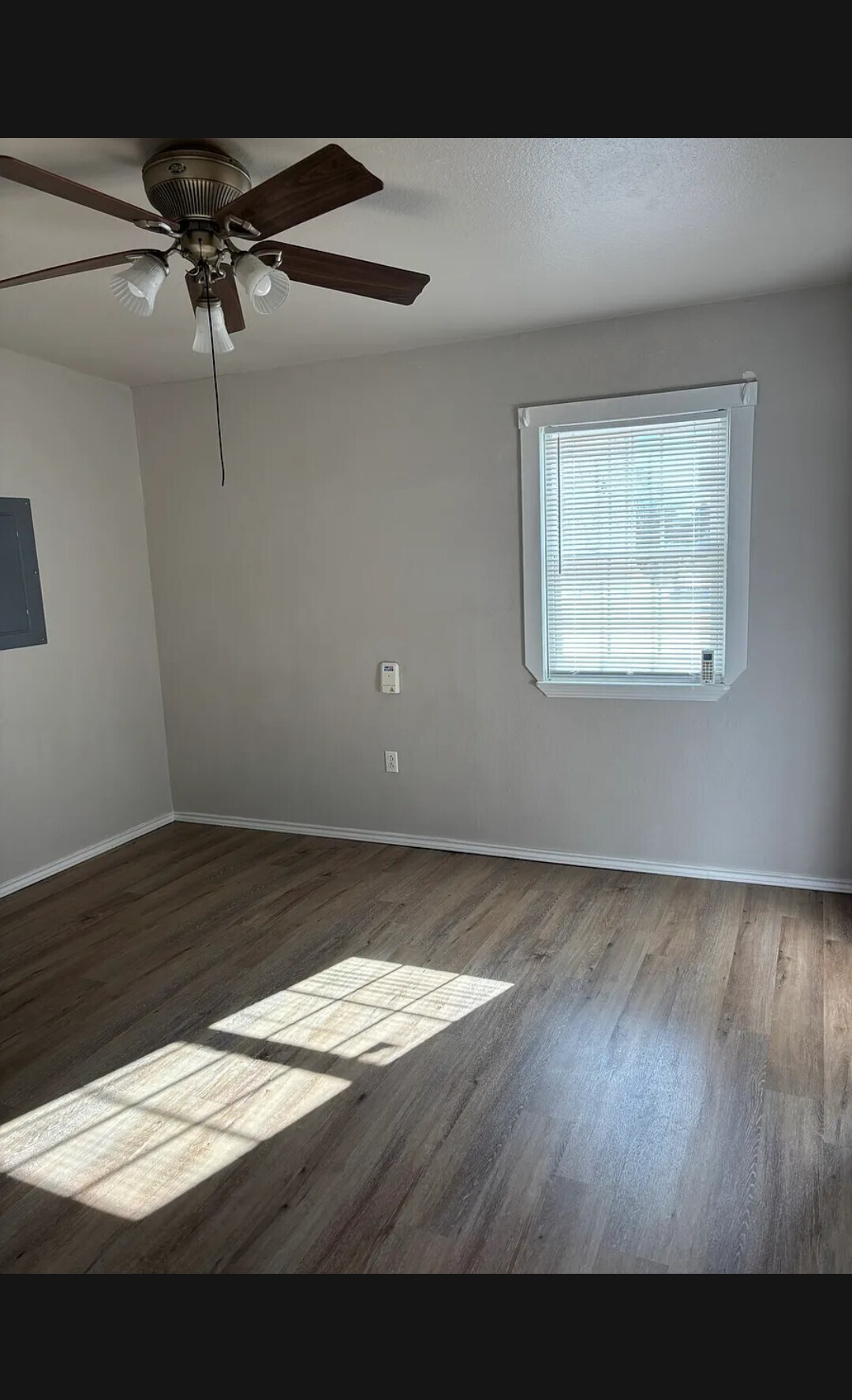 Building Photo - 110 W Park St