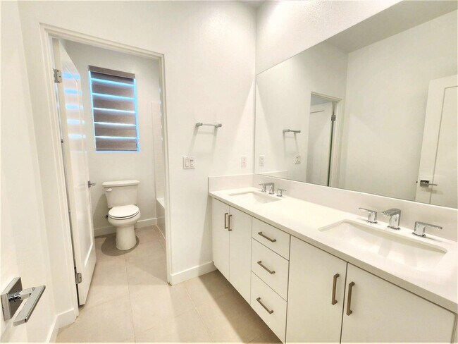 Building Photo - 35770 McCarthy St