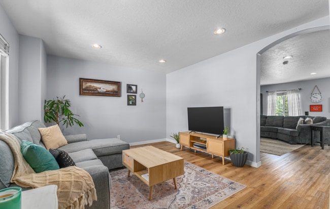 Building Photo - Beautiful 5-Bedroom Home in Lehi