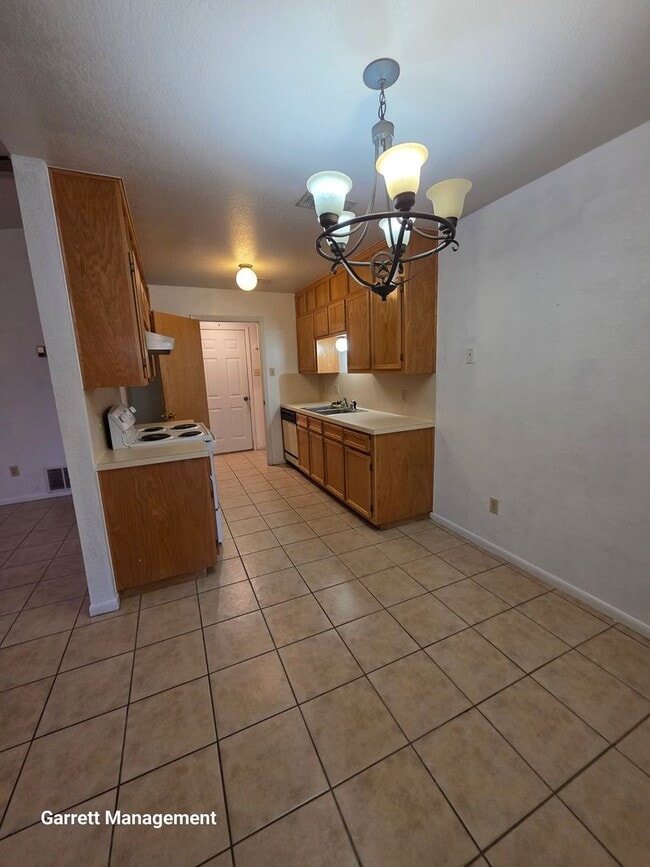 Building Photo - 1703 Taylor St