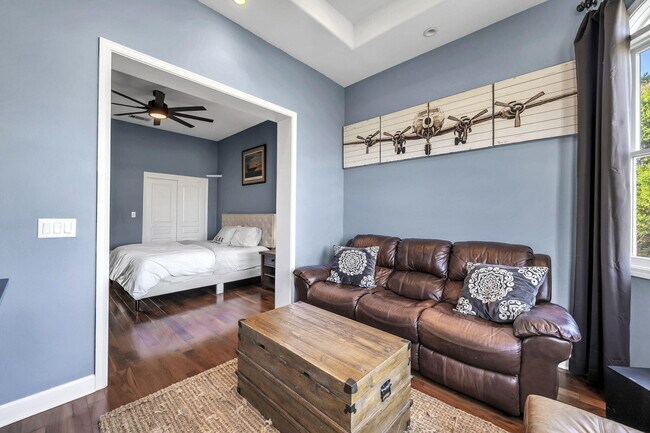 Building Photo - 1393 Sunset Beach Dr