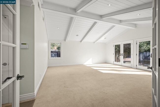 Building Photo - 161 La Serena Ave