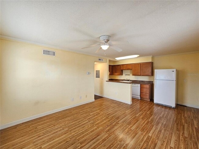 Building Photo - 119 N Evergreen Ave