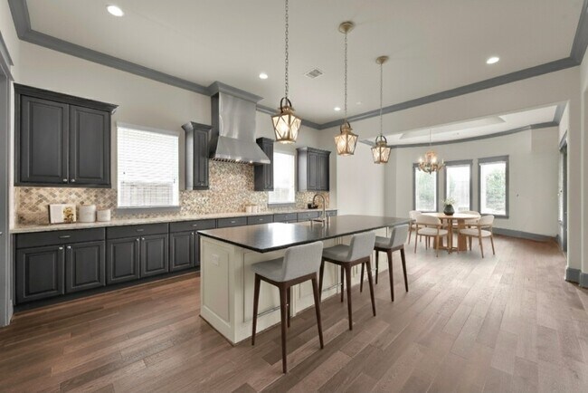 Building Photo - 2331 Bottlebrush Ln