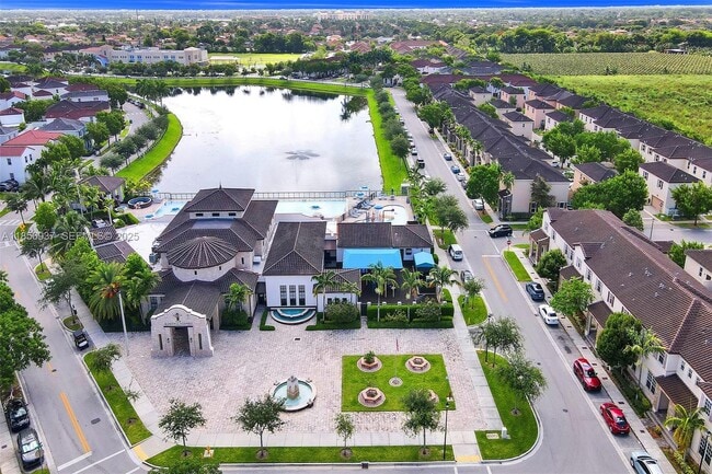 Building Photo - 9500 SW 167th Ave