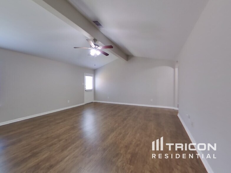 Building Photo - 2417 Regatta Ln
