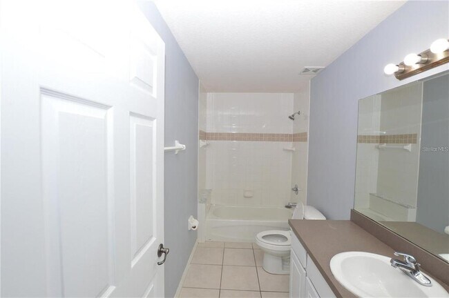Building Photo - 42 Farmsworth Dr
