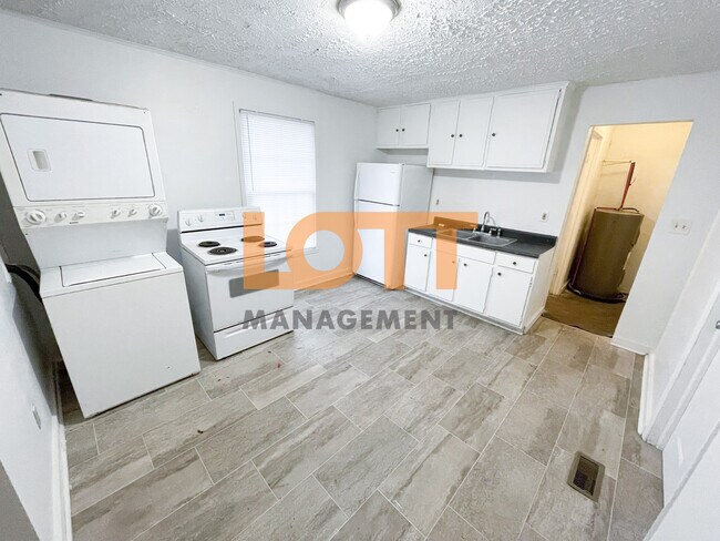 Building Photo - 1 Monroe St