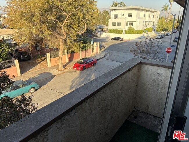 Building Photo - 5827 Tujunga Ave