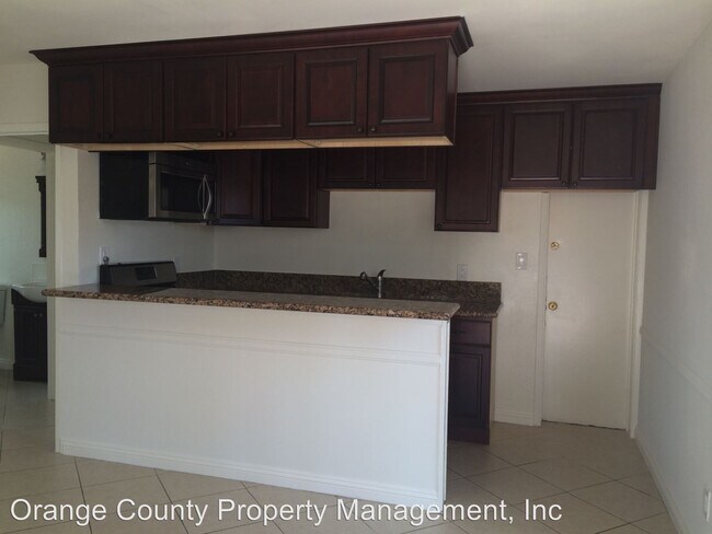 Building Photo - 714-718 W 20th St