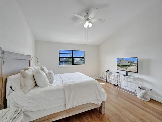 Building Photo - 4300 S Ocean Blvd