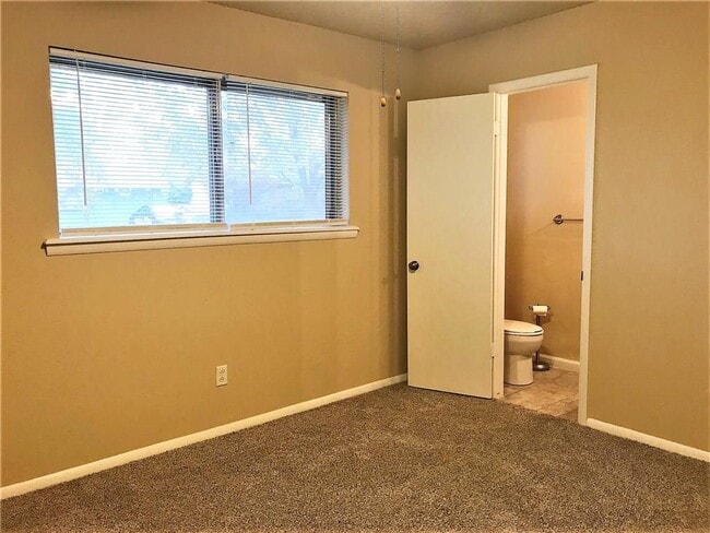 Building Photo - 1304 W Sunset Dr